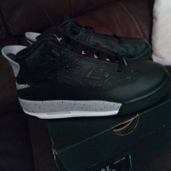 Air Jordan's - Picture 1 of 4